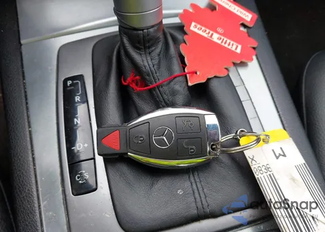 2008 Mercedes-Benz C 300 Luxury 4Matic/Sport 4Matic из США, поврежденный, VIN WDDGF81X68F108385